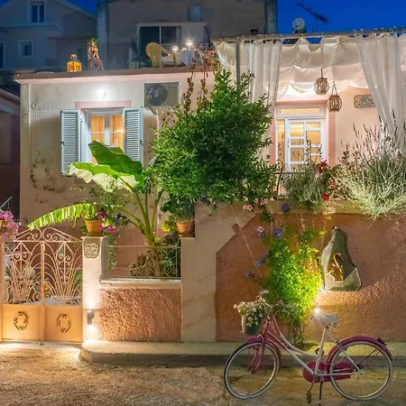Flowers In The - Elegant In Holiday home Argostoli (Kefalonia)