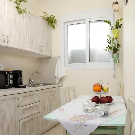 Holiday home Flowers In The - Elegant In *